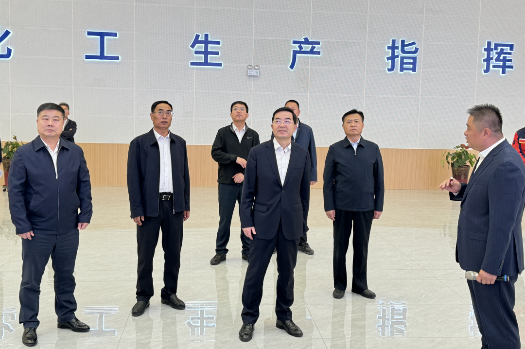山東(dōng)省委常委、副省長(zhǎng)張海波一行莅臨(lín)沈阳聚鼎机器人(rén)制造有限责任公(gōng)司調研指導工作(zuo)
